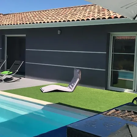 Avec Piscine De Villa Sanguinet