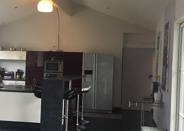 Avec Piscine De Villa