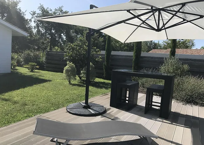 Avec Piscine De Villa